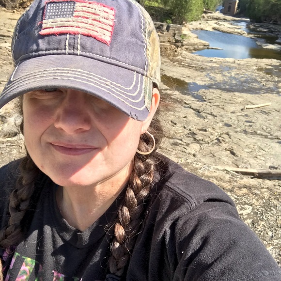 Meet your Posher, Catherine - Picture 1 of 4